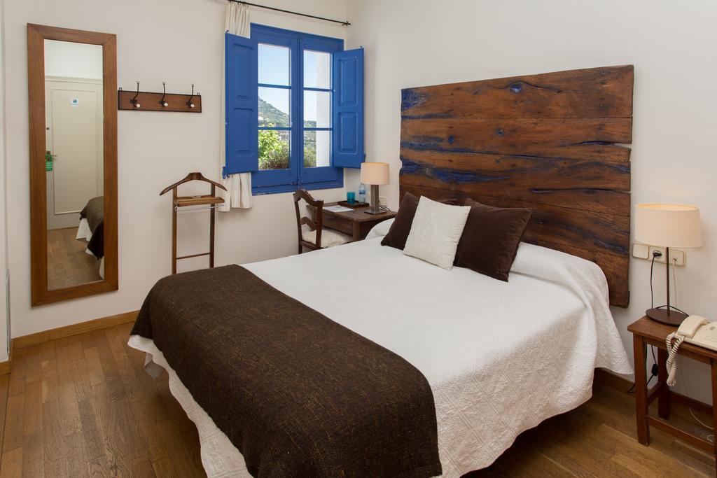 Hostal De La Placa Cabrils Eksteriør bilde